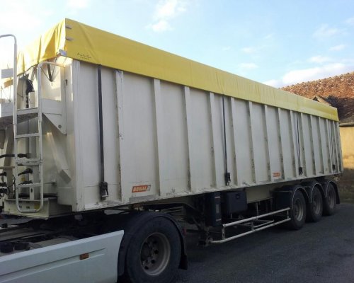 Bâche semi-remorque