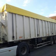 Bâche semi-remorque